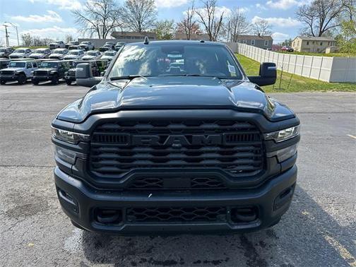 2025 RAM 2500 Tradesman Crew Cab 4x4 6'4' Box