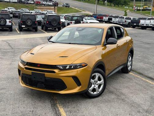 Acapulco Gold 2025 Dodge Hornet GT AWD
