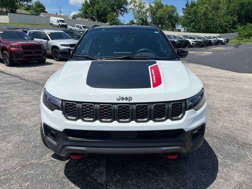 Bright White Clearcoat 2026 Jeep Compass Trailhawk