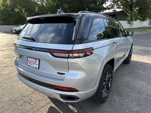 2025 Jeep Grand Cherokee Summit