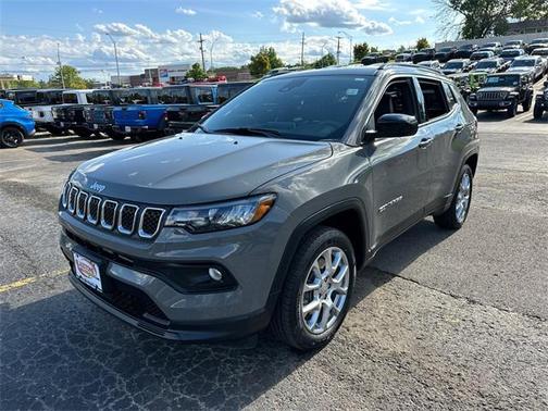 2023 Jeep Compass Latitude Lux