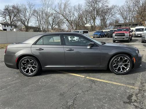 2018 Chrysler 300 S