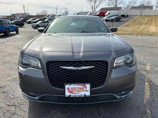 2018 Chrysler 300 S