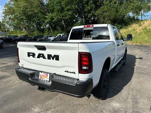 2025 RAM 2500 Tradesman Crew Cab 4x4 6'4' Box