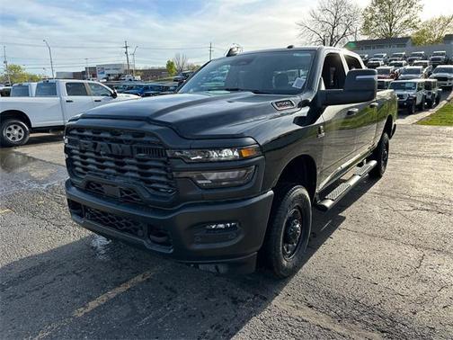 2025 RAM 2500 Tradesman Crew Cab 4x4 6'4' Box