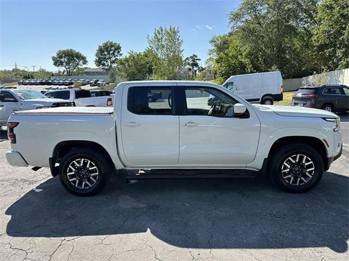 2024 Nissan Frontier SL