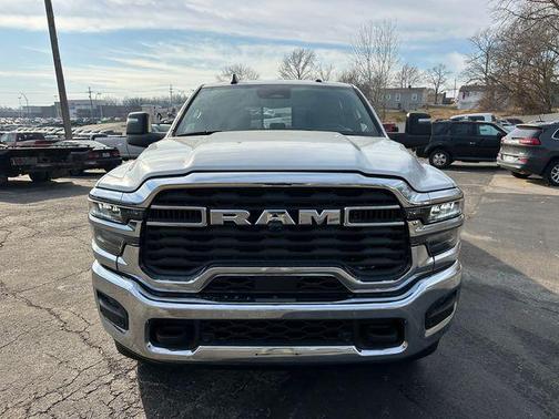 2025 RAM 2500 Tradesman Crew Cab 4x4 8' Box