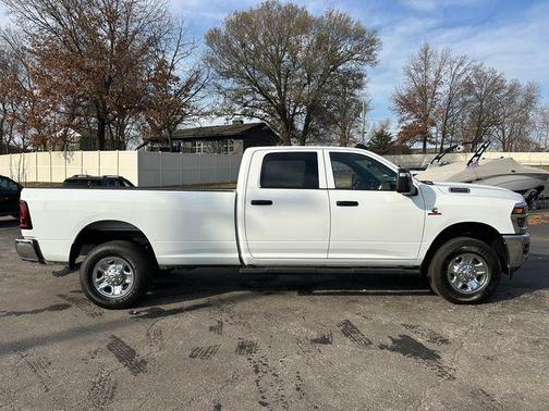 2025 RAM 2500 Tradesman Crew Cab 4x4 8' Box