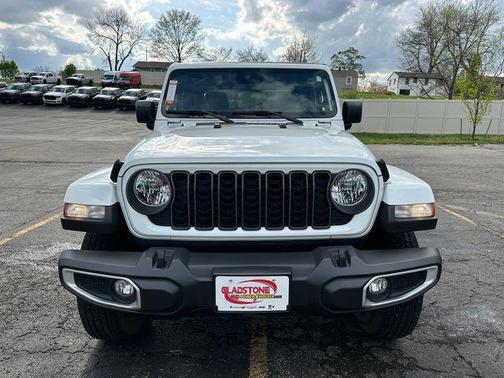 Bright White Clearcoat 2024 Jeep Gladiator Sport S