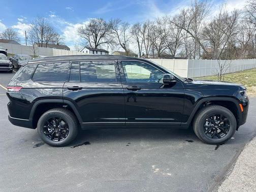 Black 2026 Jeep Grand Cherokee L Altitude
