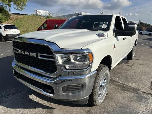 2024 RAM 2500 Tradesman Crew Cab 4x4 8' Box