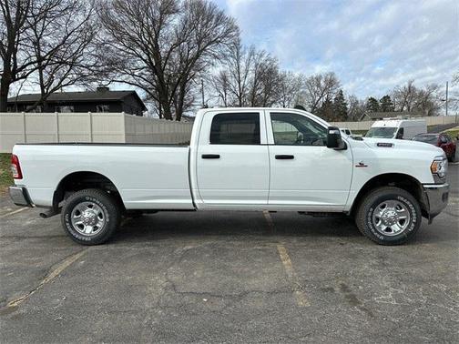 2024 RAM 2500 Tradesman Crew Cab 4x4 8' Box