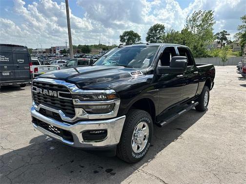 2025 RAM 2500 Tradesman Crew Cab 4x4 6'4' Box