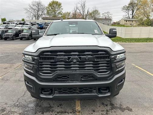 2025 RAM 2500 Tradesman Crew Cab 4x4 6'4' Box