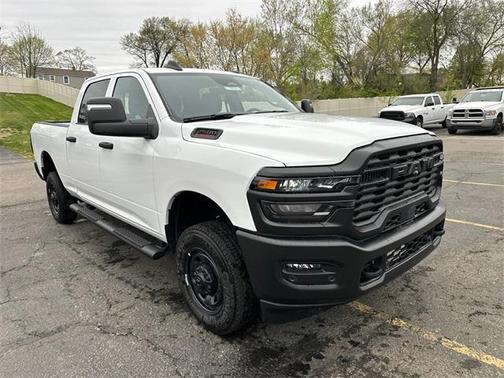 2025 RAM 2500 Tradesman Crew Cab 4x4 6'4' Box