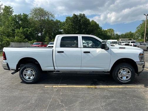 2025 RAM 2500 Tradesman Crew Cab 4x4 6'4' Box