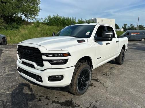 2025 RAM 2500 Big Horn Crew Cab 4x4 6'4' Box