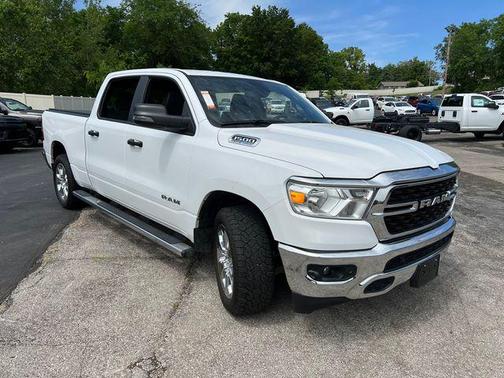 Bright White Clearcoat 2023 RAM 1500 Big Horn/Lone Star