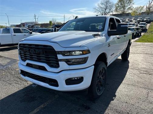 2025 RAM 3500 Big Horn Crew Cab 4x4 6'4' Box