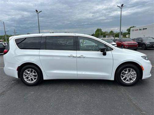 2025 Chrysler Pacifica L