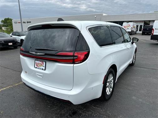 2025 Chrysler Pacifica L