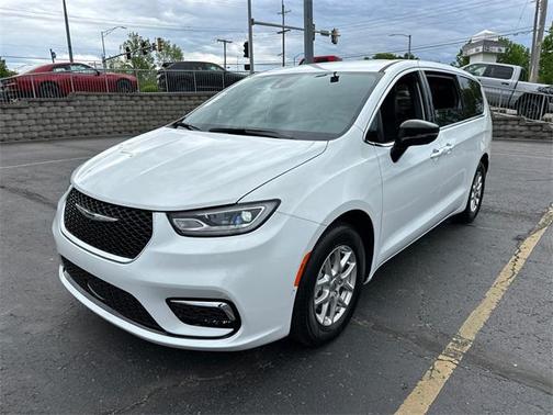 2025 Chrysler Pacifica L