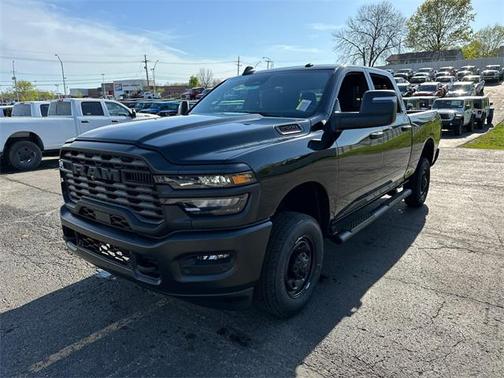 2025 RAM 2500 Tradesman Crew Cab 4x4 6'4' Box