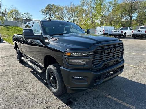 2025 RAM 2500 Tradesman Crew Cab 4x4 6'4' Box