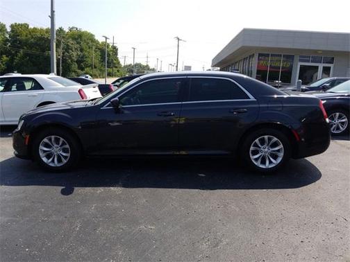 2016 Chrysler 300 Limited