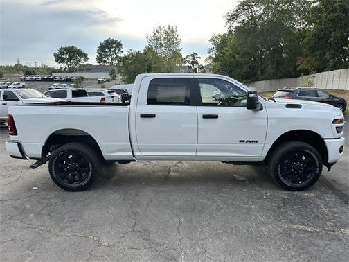2025 RAM 2500 Big Horn Crew Cab 4x4 6'4' Box