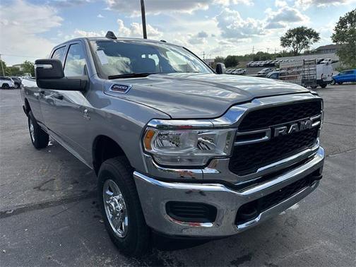 2024 RAM 2500 Tradesman Crew Cab 4x4 8' Box