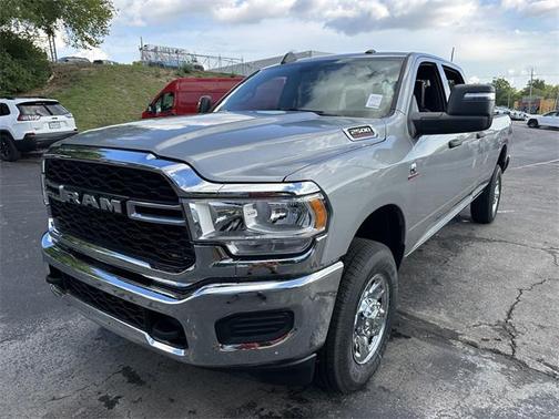 2024 RAM 2500 Tradesman Crew Cab 4x4 8' Box
