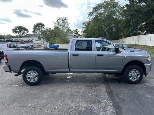 2024 RAM 2500 Tradesman Crew Cab 4x4 8' Box