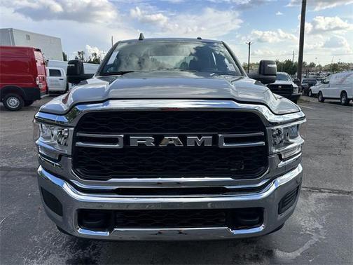 2024 RAM 2500 Tradesman Crew Cab 4x4 8' Box