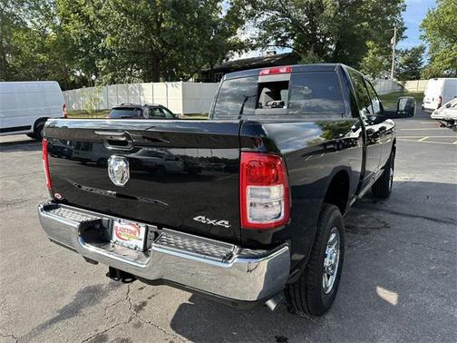 2024 RAM 2500 Tradesman Crew Cab 4x4 6'4' Box