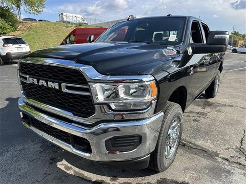 2024 RAM 2500 Tradesman Crew Cab 4x4 6'4' Box