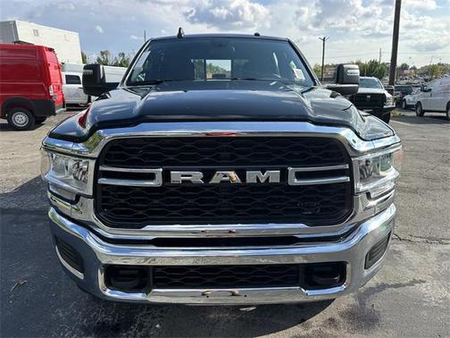 2024 RAM 2500 Tradesman Crew Cab 4x4 6'4' Box