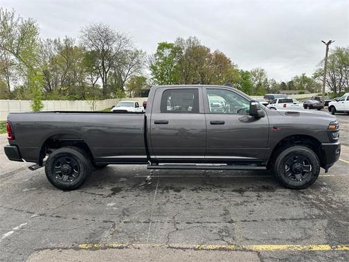 2025 RAM 3500 Tradesman Crew Cab 4x4 8' Box