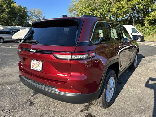 2025 Jeep Grand Cherokee Laredo