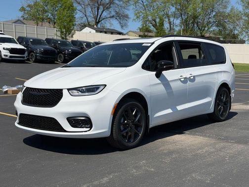 White 2026 Chrysler Pacifica Limited
