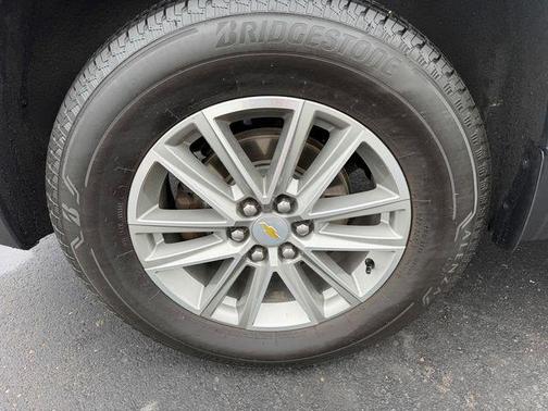 Summit White 2023 Chevrolet Traverse LT Leather