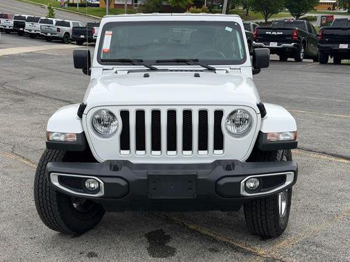 Bright White Clearcoat 2022 Jeep Wrangler Unlimited Sahara