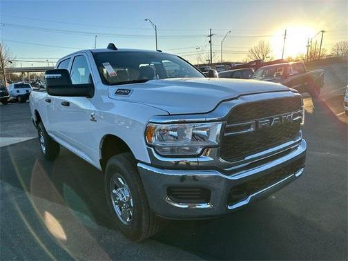 2024 RAM 2500 Tradesman Crew Cab 4x4 6'4' Box