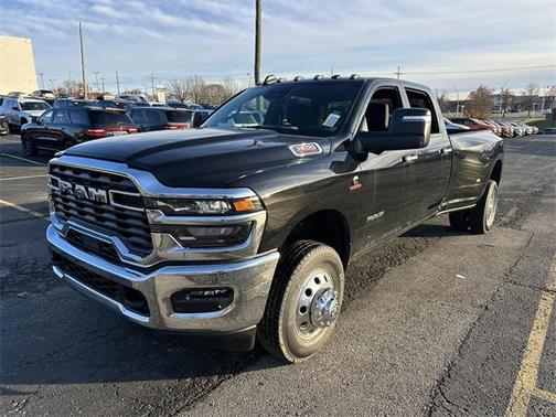 2026 RAM 3500 Big Horn Crew Cab 4x4 8' Box