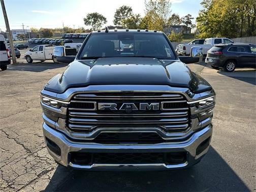 2026 RAM 3500 Laramie Crew Cab 4x4 8' Box