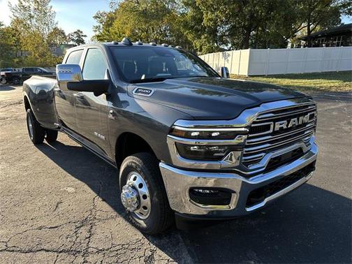 2026 RAM 3500 Laramie Crew Cab 4x4 8' Box