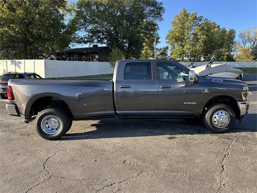 2026 RAM 3500 Laramie Crew Cab 4x4 8' Box
