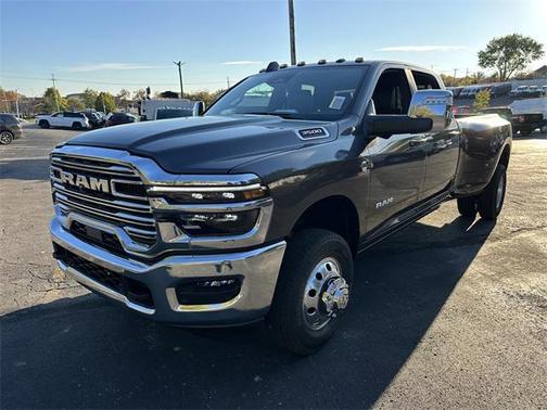 2026 RAM 3500 Laramie Crew Cab 4x4 8' Box