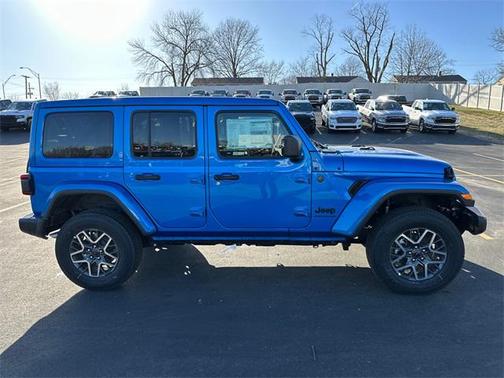 2025 Jeep Wrangler 4-Door Sahara 4x4
