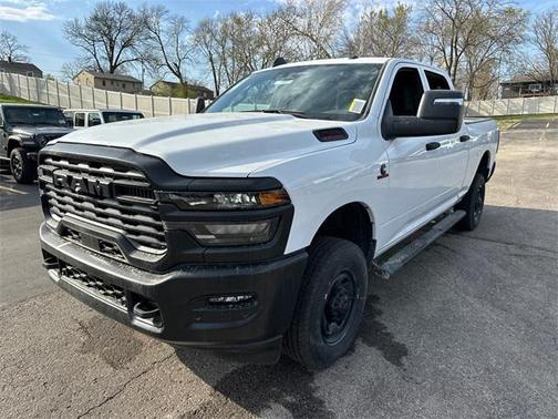 2025 RAM 2500 Tradesman Crew Cab 4x4 6'4' Box